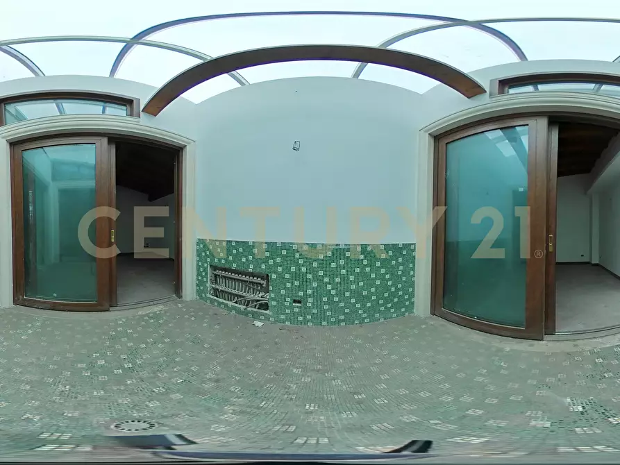 Immagine 86 di Pentalocale in vendita  in Via Lorenzo Maddem 67 a Acireale