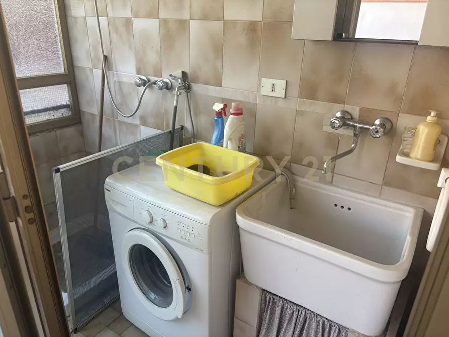 Immagine 22 di Pentalocale in vendita  in Via Francesco Baracca 59 a Riposto