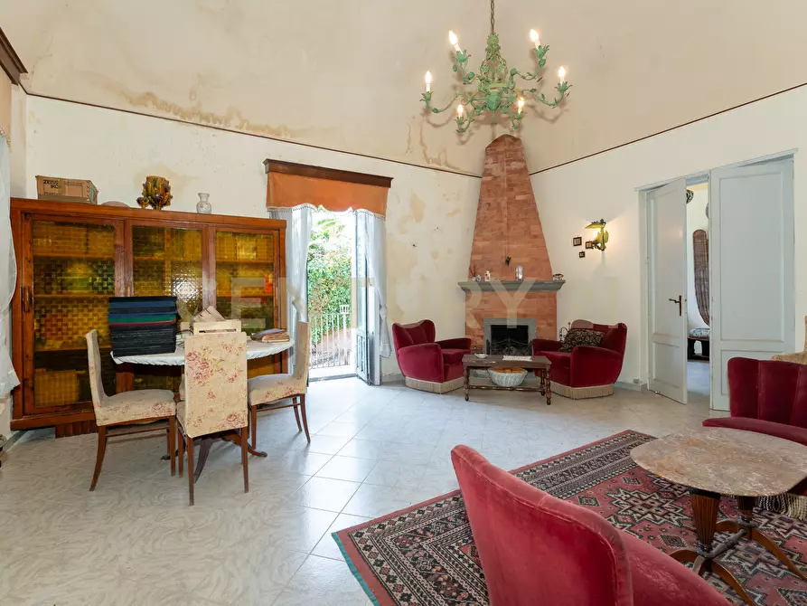 Immagine 35 di Villa in vendita  in Piazza F. M. Scuderi 7 a Viagrande