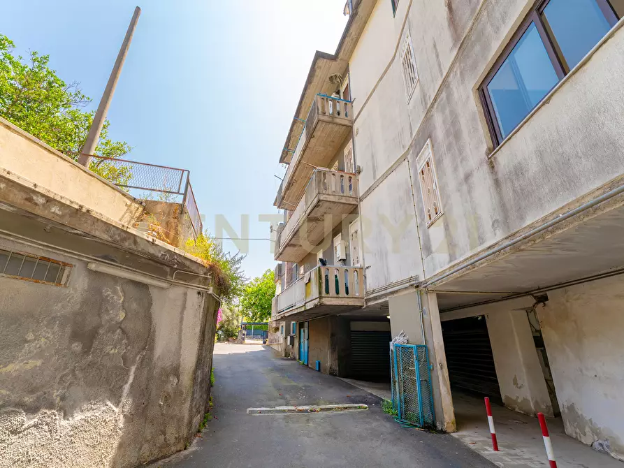 Immagine 66 di Loft/Open space in vendita  in Via Madonna delle Lacrime 64 a San Giovanni La Punta