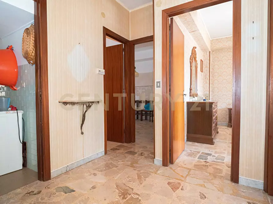 Immagine 16 di Pentalocale in vendita  in Via Roma 135 a Enna