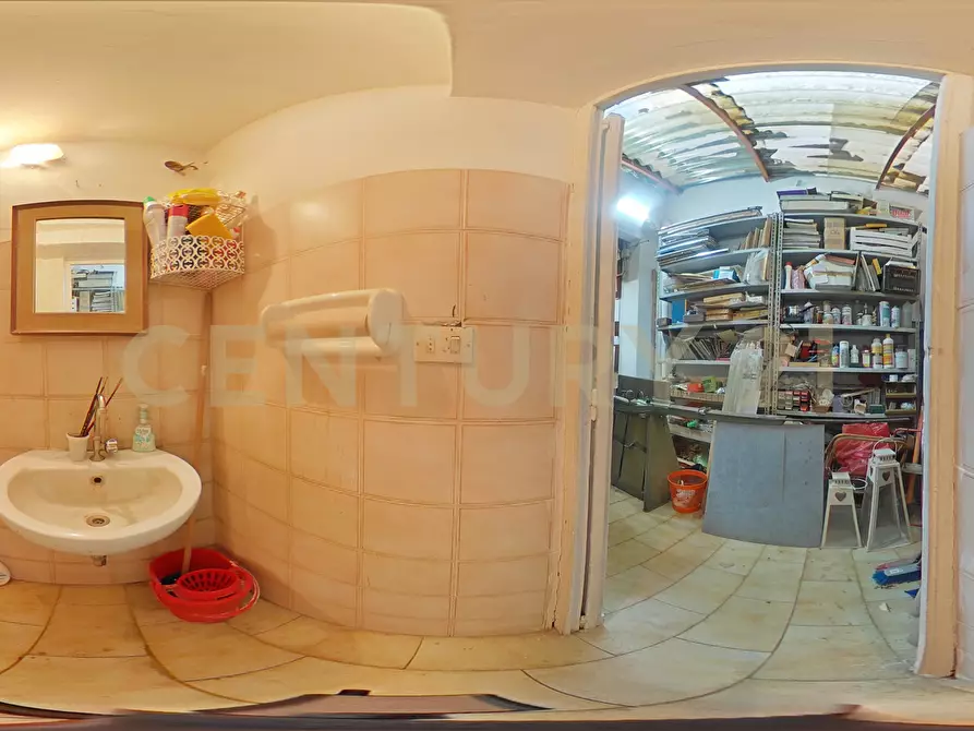 Immagine 32 di Attività artigianale in vendita  in Via Pasubio 44 a Catania