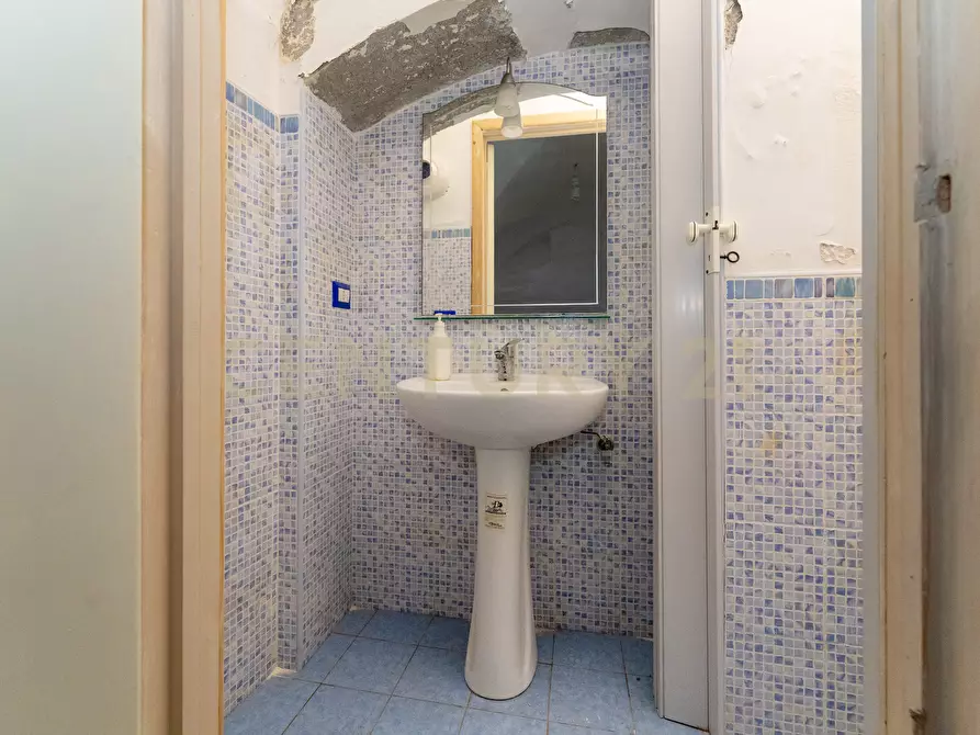 Immagine 8 di Attività artigianale in vendita  in Via Pietro Calanna 7 a Bronte