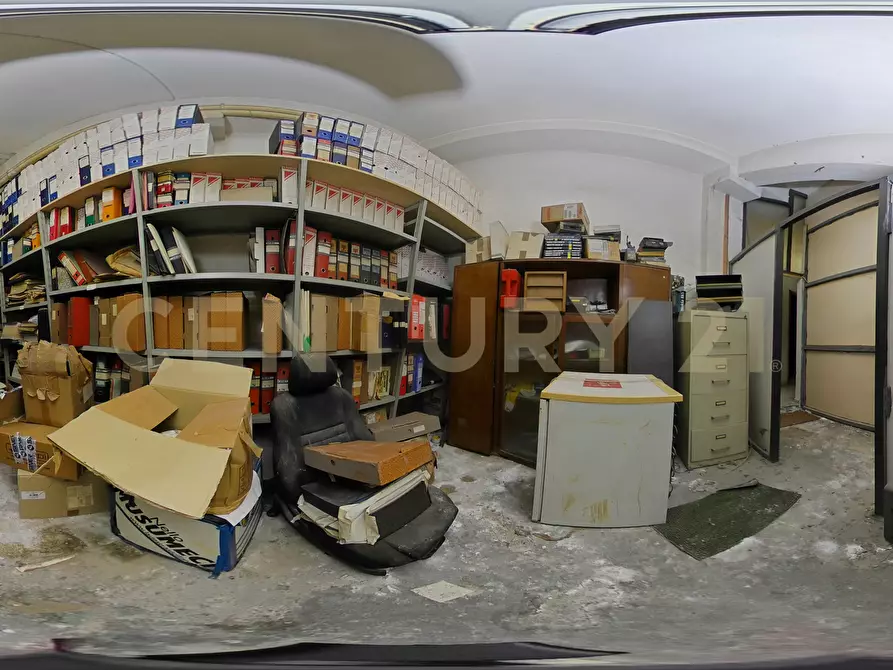 Immagine 49 di Locale commerciale in vendita  in Viale Mario Rapisardi 186 a Catania