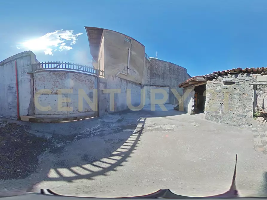 Immagine 4 di Casa indipendente in vendita  in Via San Martino 10 a Camporotondo Etneo