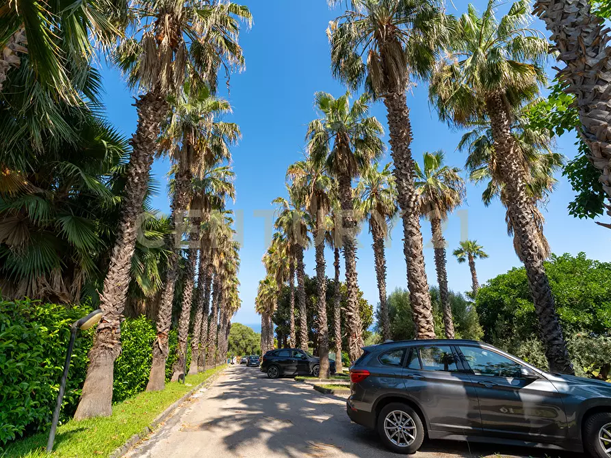 Immagine 4 di Villa in vendita  in Via Timparosa 39 a Aci Castello