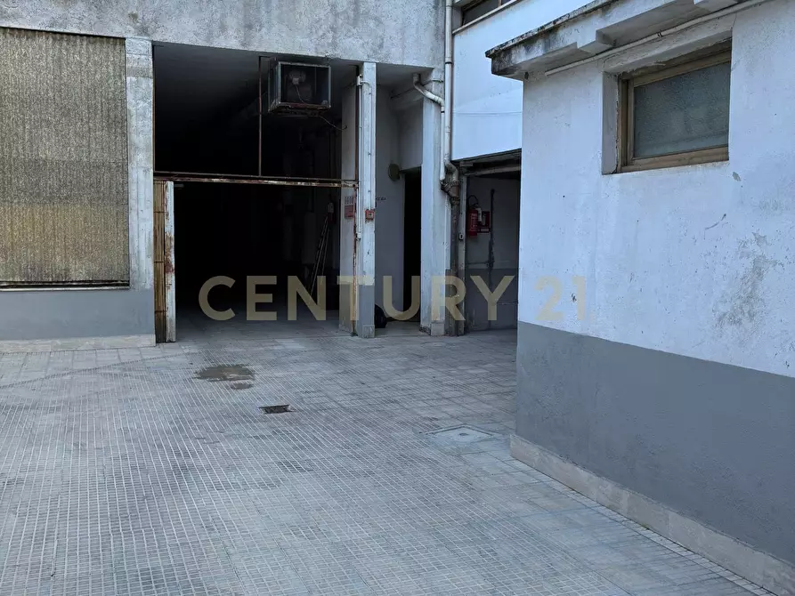 Immagine 11 di Garage in vendita  in Via Chiusi 80 a Roma