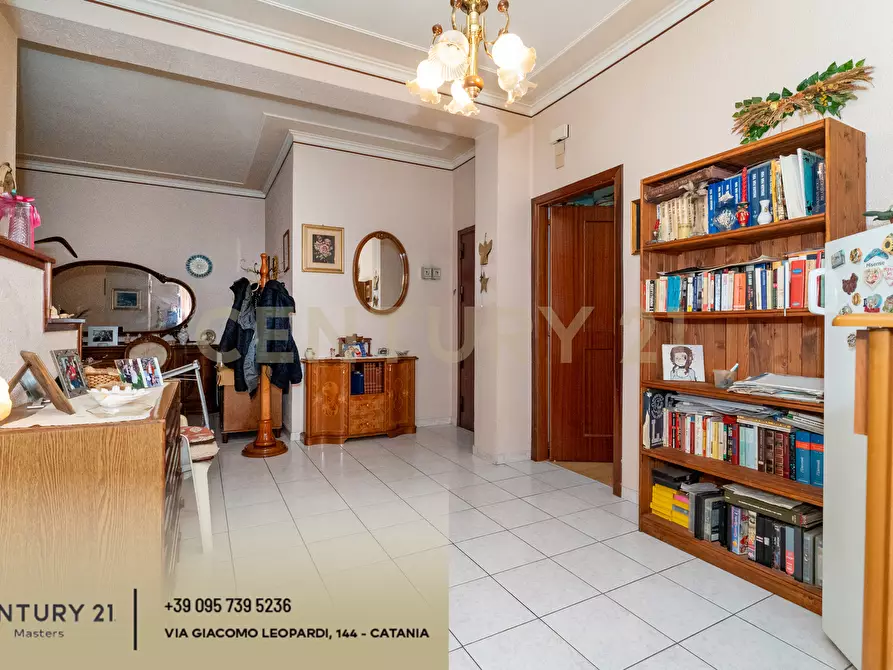 Immagine 10 di Trilocale in vendita  in Via Caduti del Lavoro 2 a Gravina Di Catania