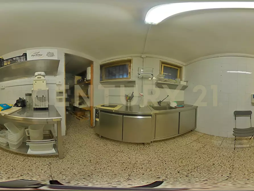 Immagine 19 di Bar / Ristorante in vendita  in Piazza Tivoli 1 a Tremestieri Etneo