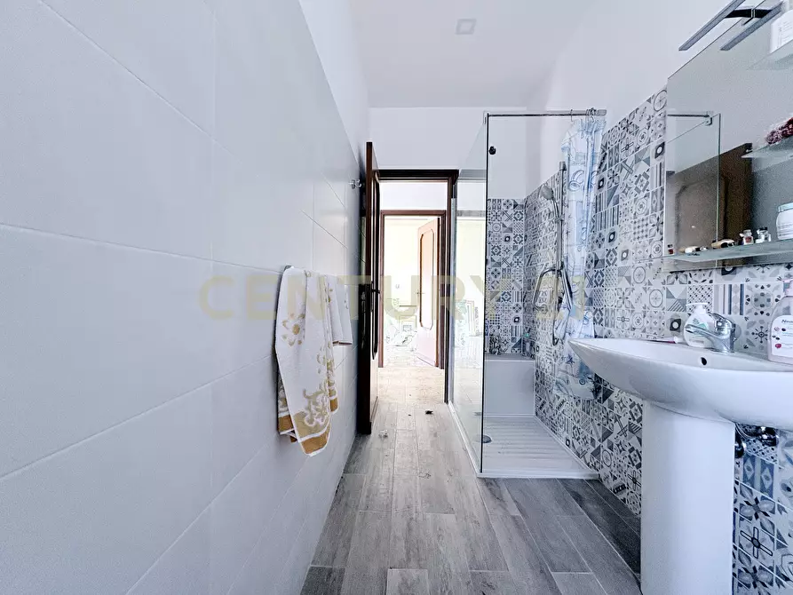 Immagine 10 di Pentalocale in vendita  in Via Salvatore Monteforte 18 a Siracusa