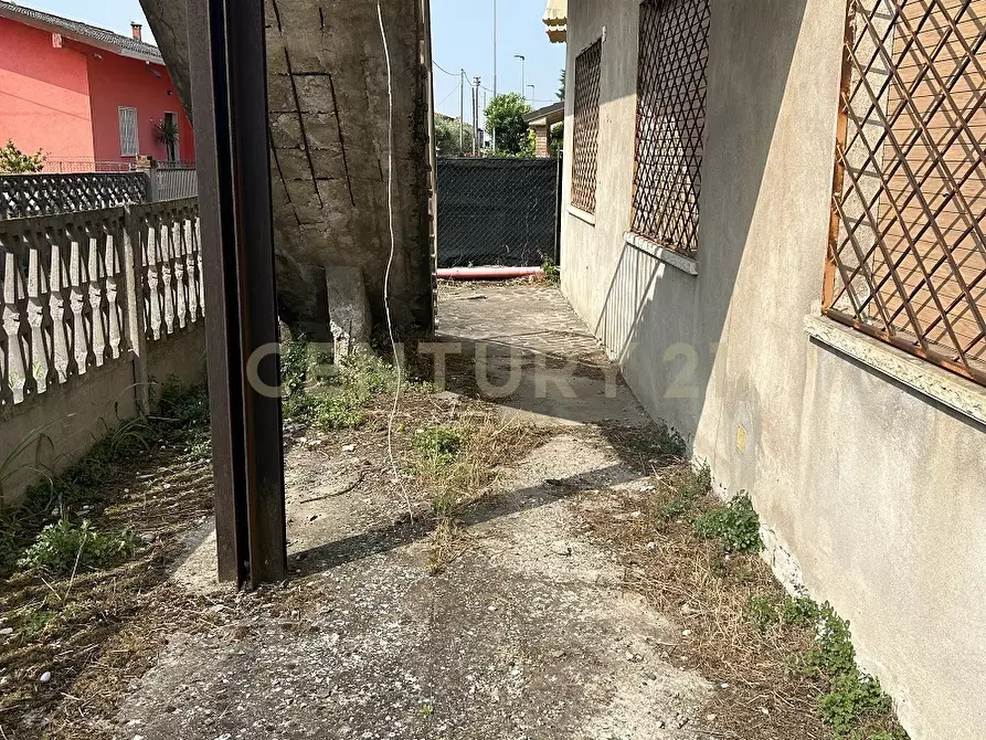 Immagine 28 di Casa indipendente in vendita  in Via Giacomo Puccini 5 a Oppeano