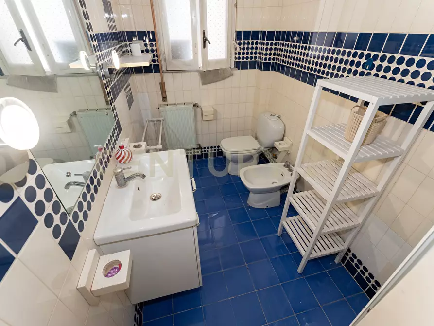 Immagine 22 di Pentalocale in vendita  in Via Enna 15 a Catania