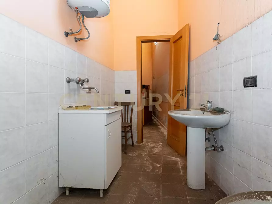 Immagine 82 di Palazzo in vendita  in Via Sebastiano Catania 284 a Catania