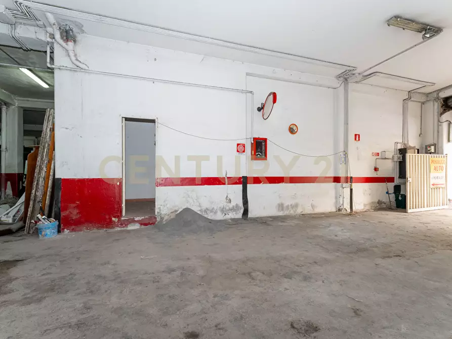 Immagine 12 di Garage in vendita  in Via Enna 13 a Catania