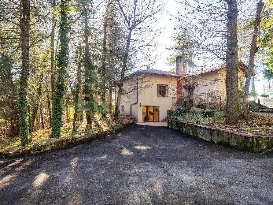 Immagine 31 di Villa in vendita  in Via della Regione 70 a Pedara