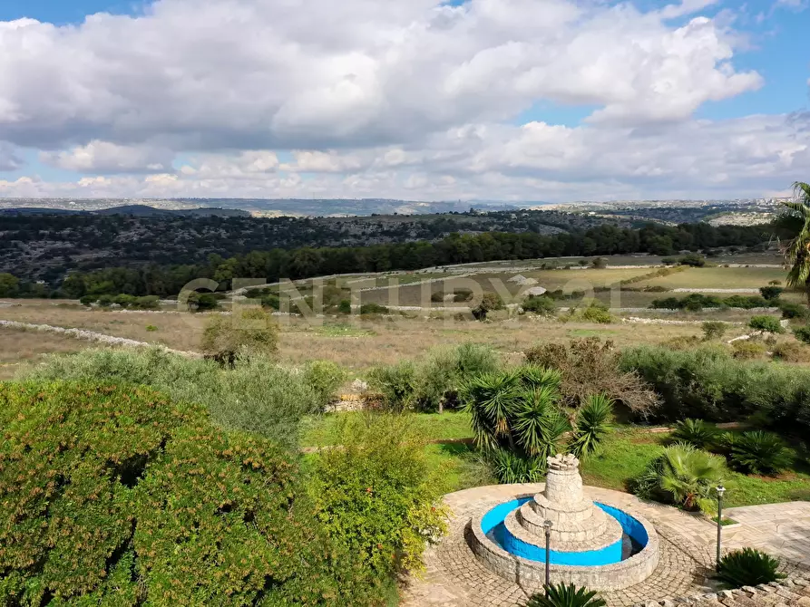 Immagine 50 di Villa in vendita  in Ctr. Pirato Cava Maria 37 a Modica