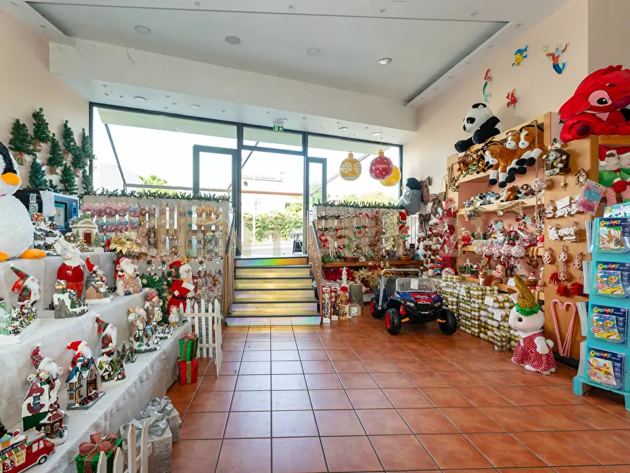 Immagine 11 di Locale commerciale in vendita  in Via Passo Gravina 150 a Catania