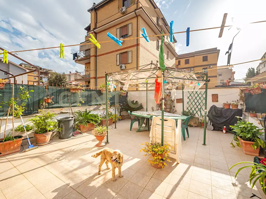 Immagine 5 di Villa in vendita  in Via Aci Sant'Antonio 21 a Roma