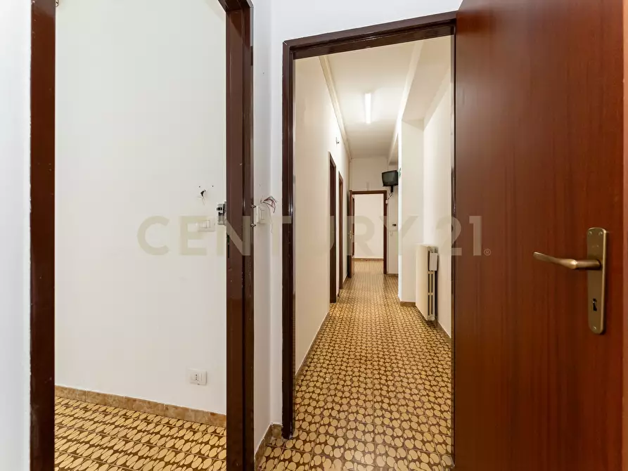 Immagine 24 di Ufficio in affitto  in Via Garibaldi 30 a Giarre