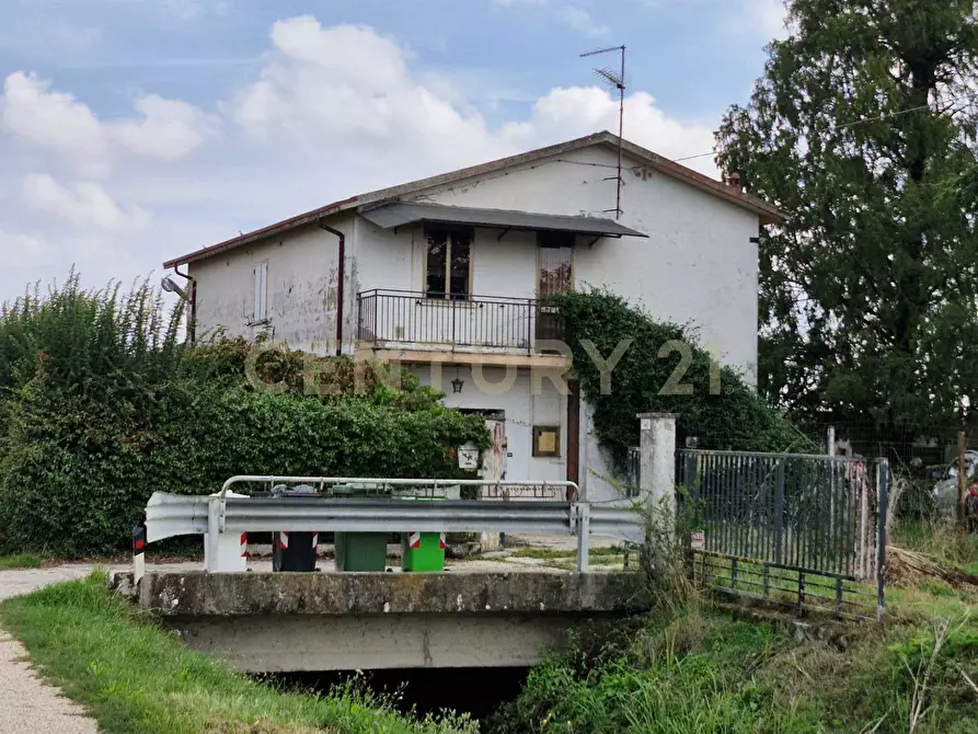 Immagine 1 di Casa indipendente in vendita  in via cavetto di mezzo 20 a Castelnovo Bariano