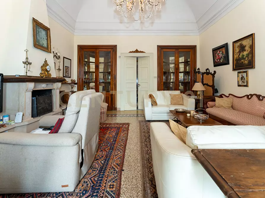 Immagine 39 di Villa in vendita  in Via Pulei 25 a Mascalucia