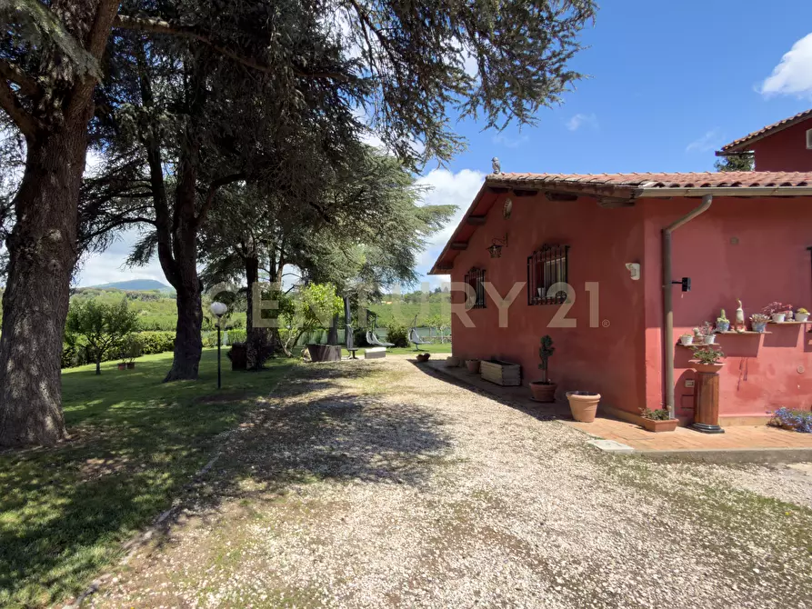 Immagine 3 di Casa indipendente in vendita  in Strada del quadrone 1 a Capranica
