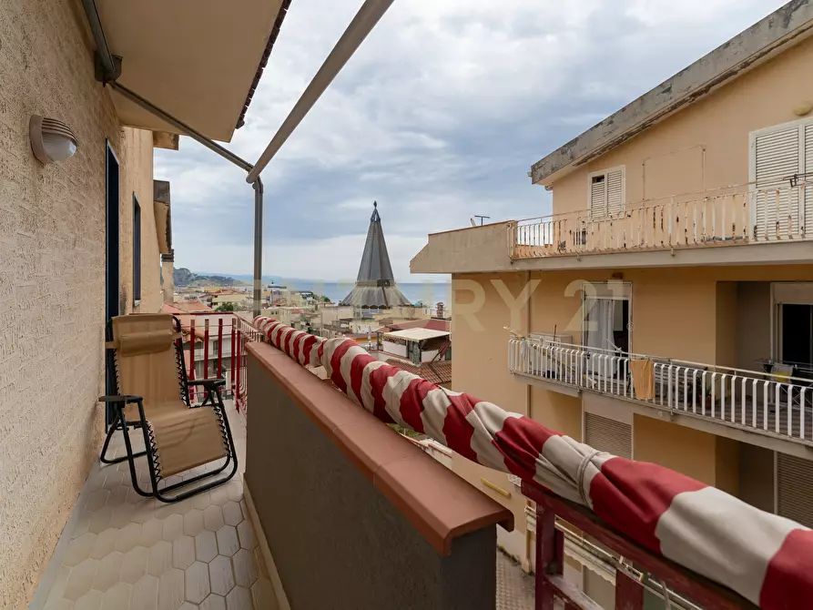 Immagine 15 di Appartamento in vendita  in Via Erice 3 a Giardini-Naxos