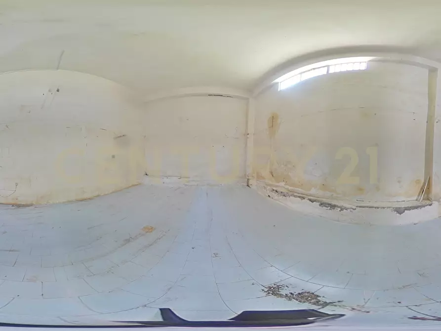 Immagine 2 di Garage in vendita  in Via Antonio de Curtis 27 a Misterbianco