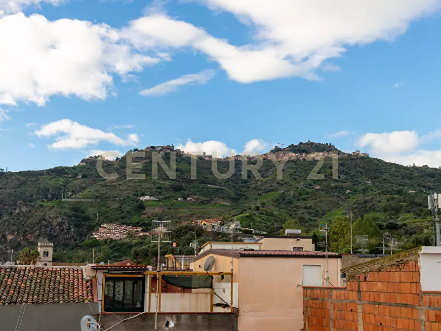 Immagine 38 di Casa indipendente in vendita  in Via Consolare Valeria 220 a Sant'alessio Siculo