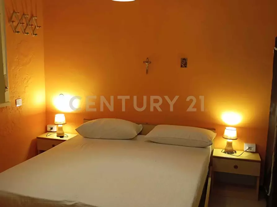 Immagine 10 di Bilocale in vendita  in Via Porticato a Giardini-Naxos