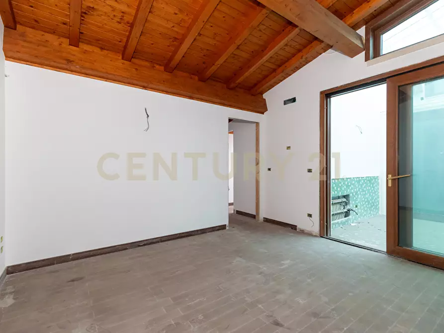 Immagine 57 di Pentalocale in vendita  in Via Lorenzo Maddem 67 a Acireale