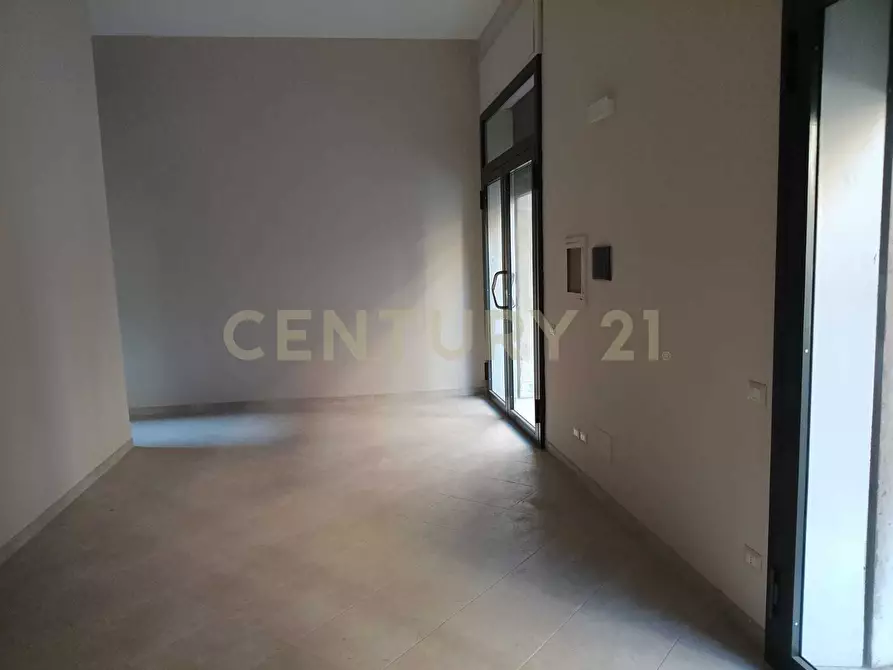 Immagine 6 di Locale commerciale in affitto  in Via Vittorio Emanuele 72 a Aci Catena