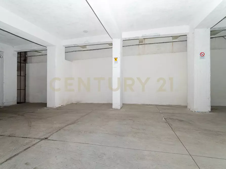 Immagine 27 di Garage in vendita  in Viale Artale Alagona 27 a Catania