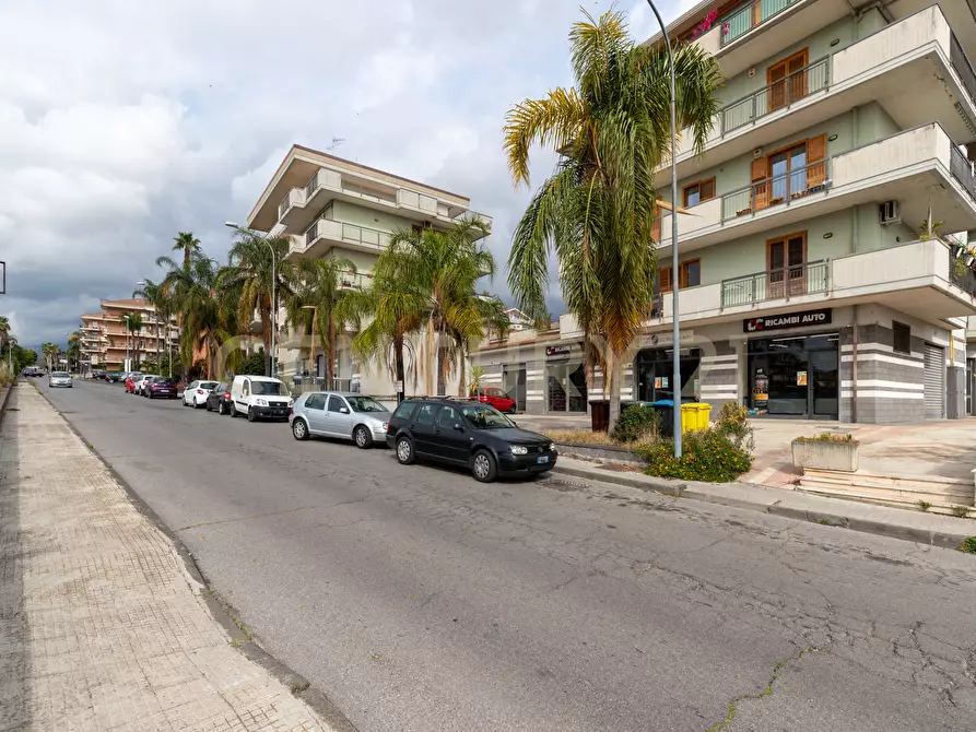 Immagine 4 di Attività artigianale in vendita  in Via Antonio Gramsci 80/84 a Giarre