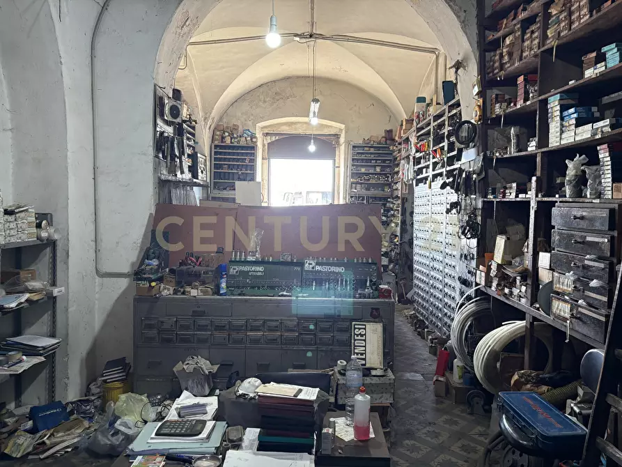 Immagine 19 di Locale commerciale in vendita  in Via 6 Aprile 59 a Catania