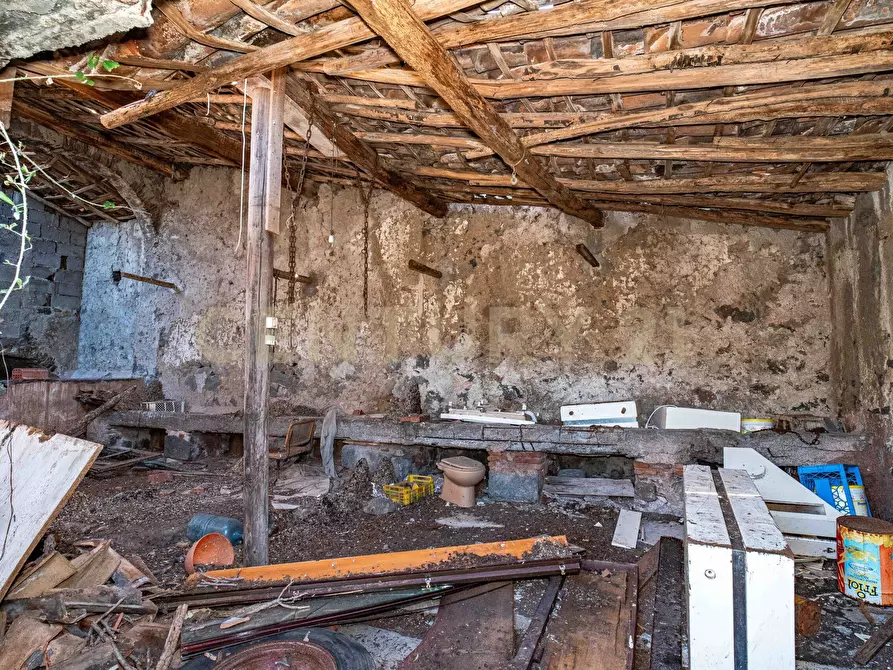 Immagine 21 di Terreno agricolo in vendita  in Via Vampolieri a Aci Castello