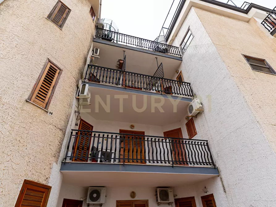 Immagine 34 di Trilocale in vendita  in Via del Sileno 2 a Giardini-Naxos