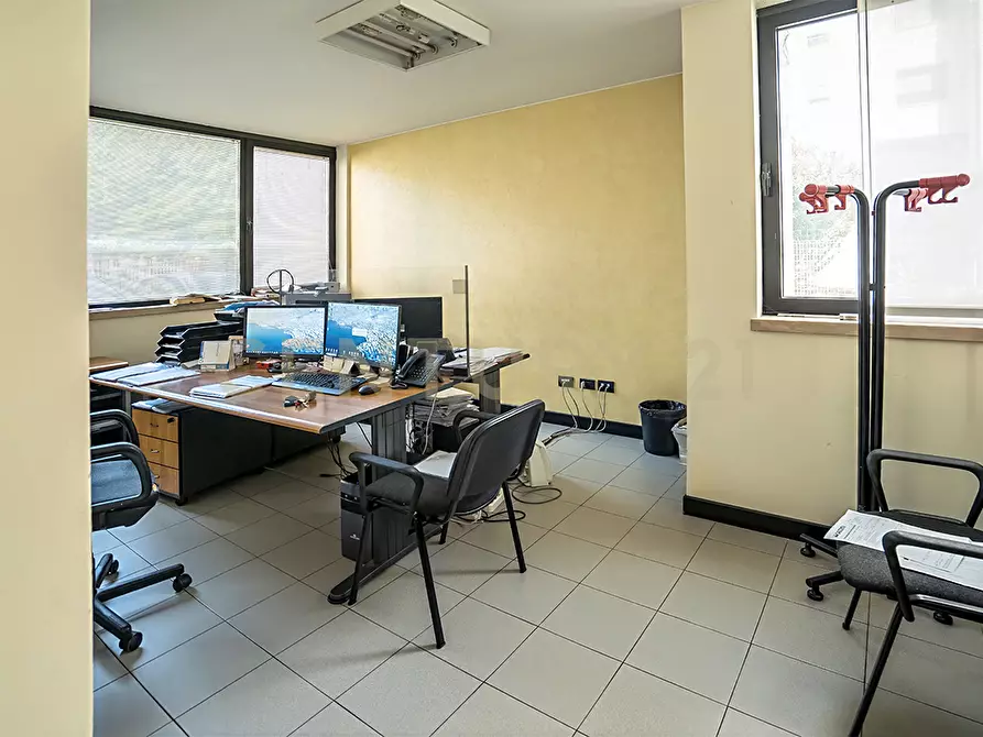 Immagine 20 di Ufficio in vendita  in Via Adriano Cristofoli 40 a Verona
