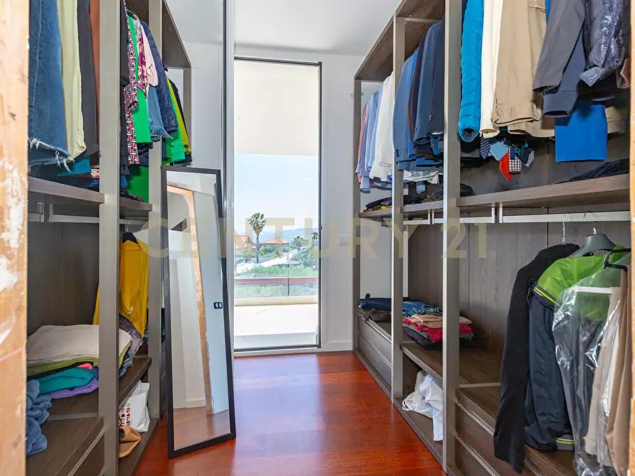 Immagine 71 di Villa in vendita  in SS284 a Adrano