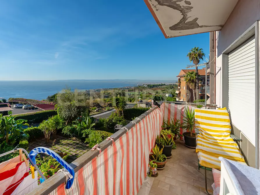 Immagine 3 di Bilocale in vendita  in Via dei Ciclopi 160 a Aci Catena