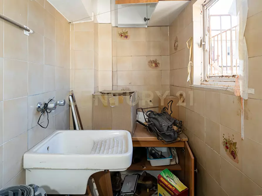 Immagine 20 di Bilocale in vendita  in Via Caduti del Lavoro 131 a Catania