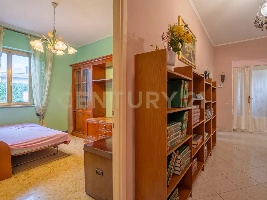 Immagine 11 di Pentalocale in vendita  in Via Due Giugno 66 a Fonte Nuova