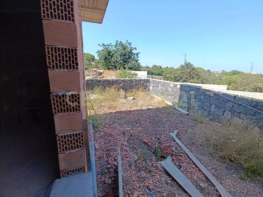 Immagine 43 di Casa bifamiliare in vendita  in VIA LEONCAVALLO 7 a Aci Sant'antonio