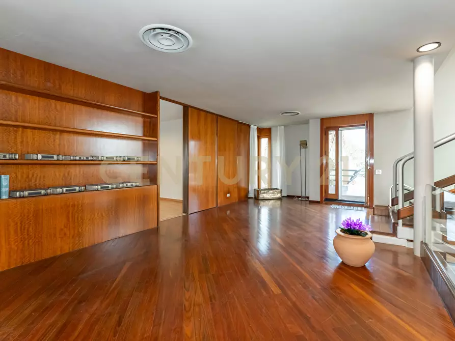 Immagine 39 di Villa in vendita  in Via dei Maceratoi 4 a Acireale