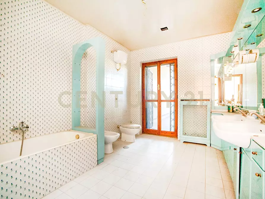 Immagine 29 di Casa bifamiliare in vendita  in Via Veientana 380D a Roma