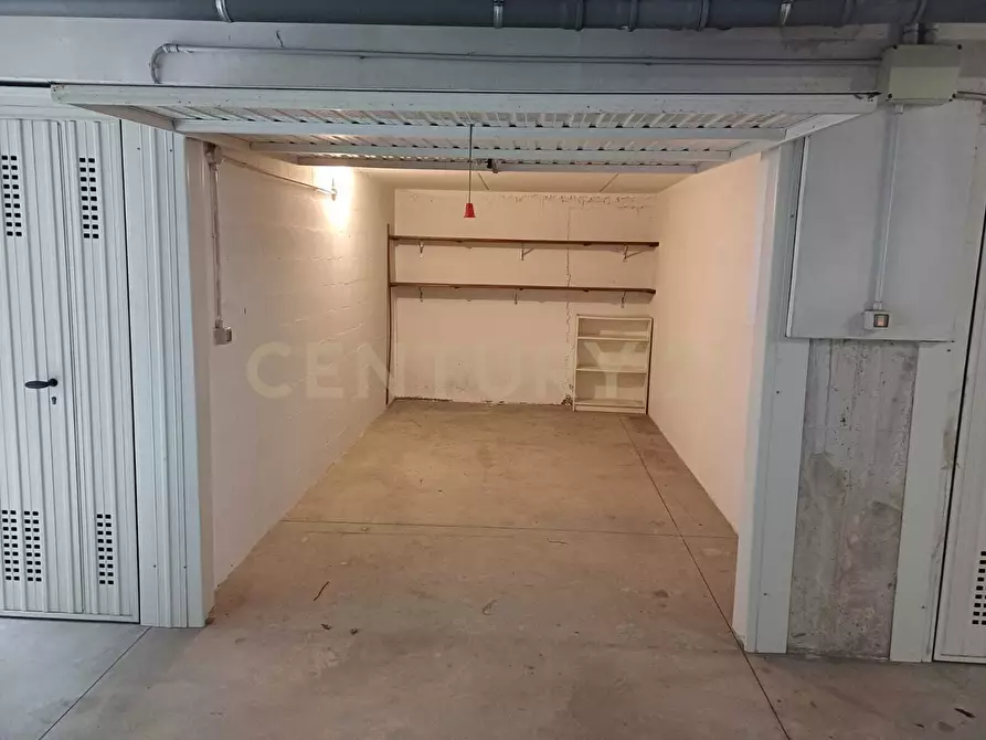 Immagine 4 di Garage in affitto  in Via Albere 17 a Verona