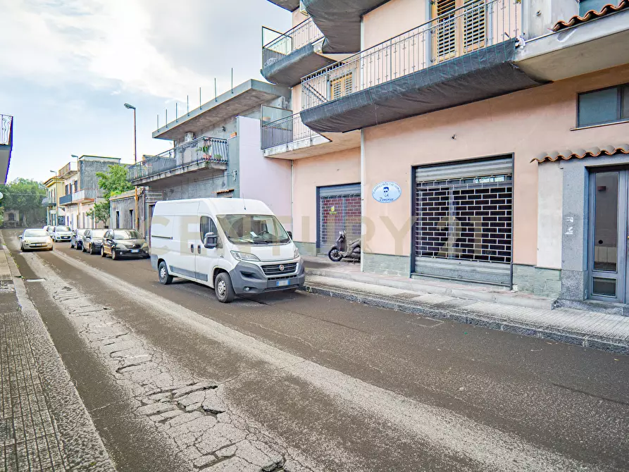 Immagine 5 di Locale commerciale in vendita  in Via Provinciale 194 a Santa Venerina