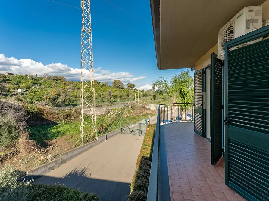 Immagine 25 di Trilocale in vendita  in Via Teocrito 10 a Aci Catena