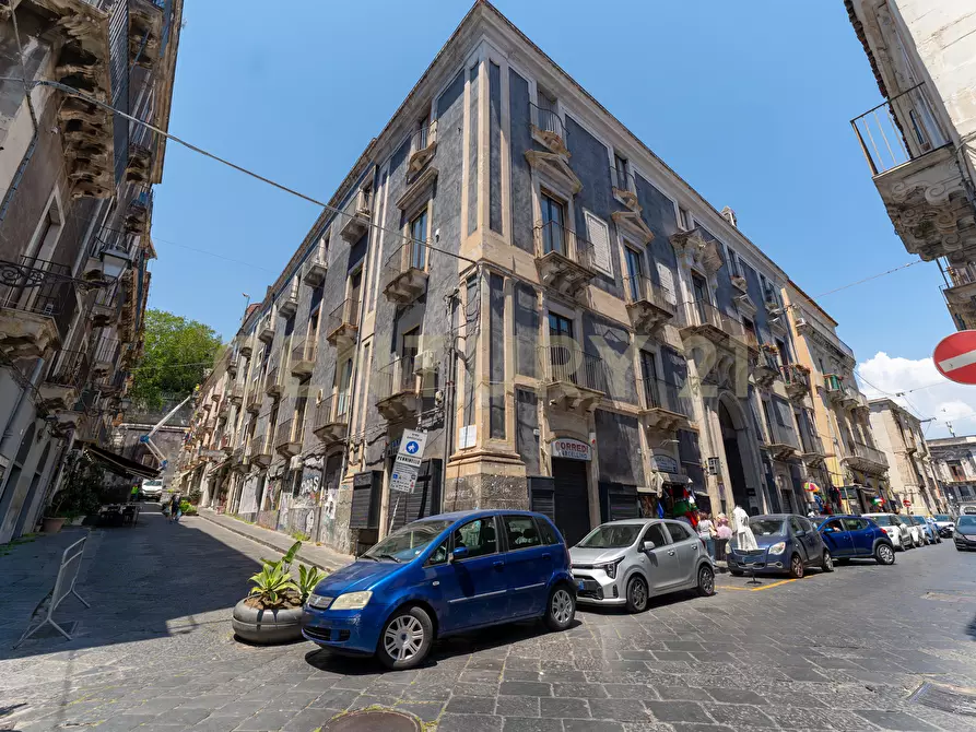 Immagine 17 di Locale commerciale in vendita  in Via Penninello 51 a Catania