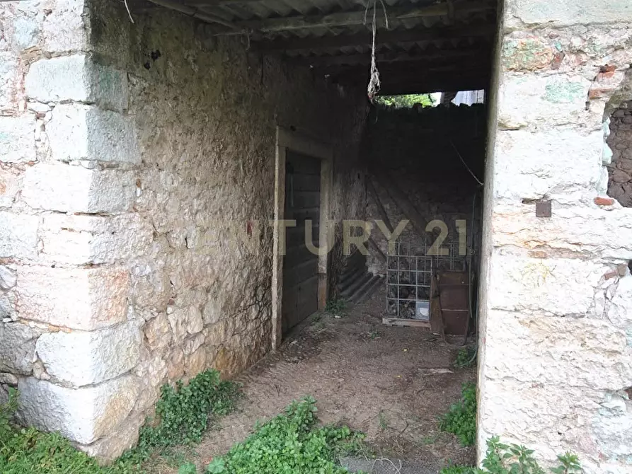 Immagine 19 di Rustico / casale in vendita  in Via Squaranto 6 a Verona